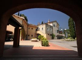 Guest House Golf Hotel Garlenda，位于加尔伦达的酒店