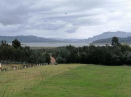 Cabañas el mirador del tomine，位于瓜塔维塔的露营地