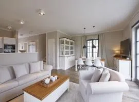 Reetland am Meer - Luxus Reetdachvilla mit 3 Schlafzimmern, Sauna und Kamin E17