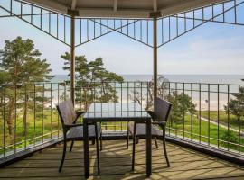 Strandvillen Binz - Ferienwohnung mit Meerblick, 2 Schlafzimmern und Balkon SV-768，位于宾茨的酒店