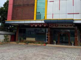 RedDoorz Plus Syariah @ Jalan Syiah Kuala Banda Aceh，位于Lheue的酒店