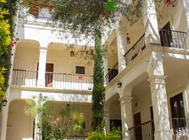 Hotel Mariazel，位于贝纳尔的酒店