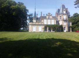 Château de Maucouvent，位于讷韦尔的住宿加早餐旅馆