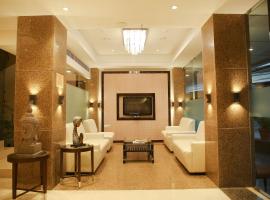 Mastiff Grand Legal Resort by OTHPL，位于Bihārīgarh的酒店