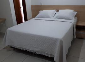 Hotel Friburgo，位于Cidade Ocidental的酒店
