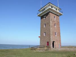 Heritage Holiday Home in Huisduinen near Sea，位于赫伊斯代嫩的度假屋