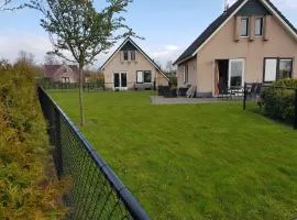 Holiday home with jacuzzi near the Wadden Sea