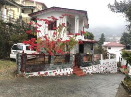 White house in Nainital，位于比姆塔尔的酒店