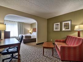 Clarion Inn & Suites - University Area，位于科特兰的酒店