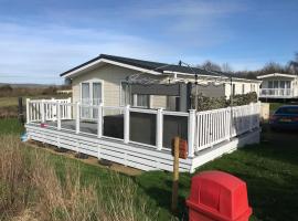 2 Bedroom Luxury Lodge, OG30, Shanklin, Isle of Wight，位于尚克林的别墅