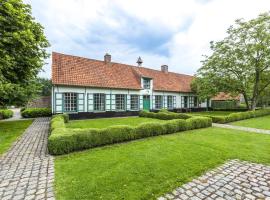 Beautiful farmhouse in Beernem with big garden，位于贝尔内姆的度假屋