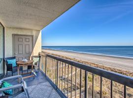 Luxury Myrtle Beach Condo Oceanfront with Hot Tub!，位于默特尔比奇的酒店