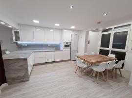 104A Apartamento para 8 personas，位于希洪的酒店