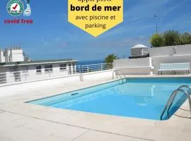 app Le Rocazur avec piscine et parking en bord de mer à 500M du centre ville