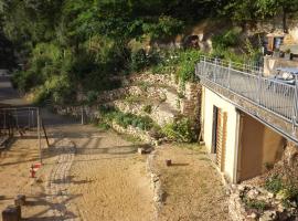 Le Moulin de Cherré gîte vert，位于Aubigné-Racan的酒店
