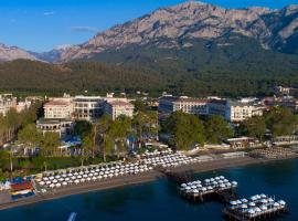 Akra Kemer - Ultra All Inclusive，位于凯麦尔的带热水浴缸的酒店