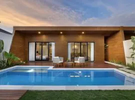 The Claremont Luxury Villas