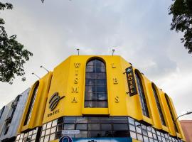 BEEZ Hotel Kuala Lumpur，位于吉隆坡安邦的酒店