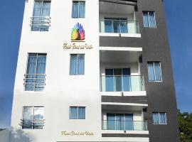 HOTEL REAL DEL VALLE，位于阿方索洛佩斯普雷马霍机场 - VUP附近的酒店