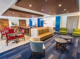 Holiday Inn Express & Suites Fall River North，位于福尔里弗的酒店