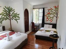 Hotel Boutique Villa de Sant Refugio de Relajacion,位于基多的酒店