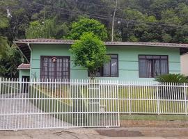 Casa para hospedagem temporário，位于约恩维利的酒店