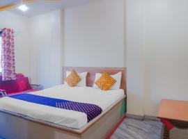 Spot On 79198 Hotel Alankar Lodge，位于浦那的酒店