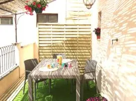 COEUR de GOUDARGUES! 3 ch, 3 SDB, Extérieur, CLIM