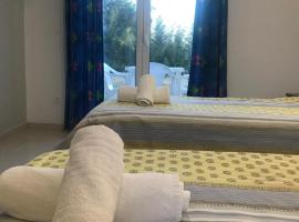 Room in Studio - Studio Banos Apartments and Swimming Pool，位于罗达的酒店