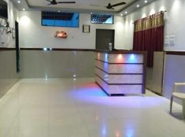 KRANTIVEER LODGING，位于孟买的酒店