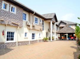 Unique Didis Royal Hotel & Suites，位于Idimu的酒店