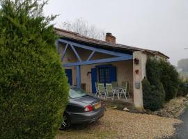 Great cottage near Bergerac and wineries France，位于Saint-Méard-de-Gurçon的酒店