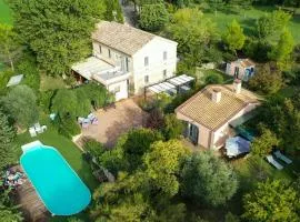 Casa della Musica - Elegante villa storica con giardino e piscina