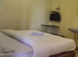 Gujarati marwadi food park view resort，位于马泰兰的酒店