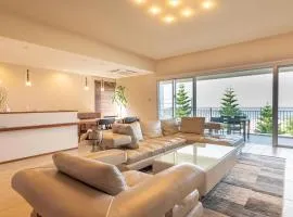 Condominium T-Room