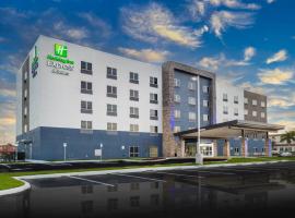 Holiday Inn Express & Suites - Fort Myers Airport by IHG，位于迈尔斯堡的酒店