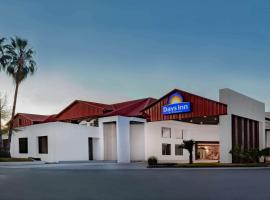 Days Inn by Wyndham Piedras Negras，位于彼德拉斯内格拉斯的酒店