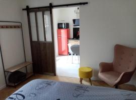 l'Eden naturiste écureuil，位于沙朗的酒店