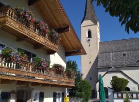 Mesnerwirt，位于Neukirchen am Teisenberg的酒店