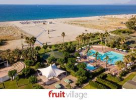 FRUIT VILLAGE Mortelle Le Dune Beach Resort，位于Mortelle的酒店