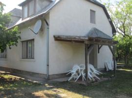 Holiday home in Csopak/Balaton 18315，位于乔保克的乡村别墅