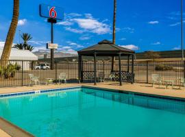 Motel 6-Tucson, AZ-Downtown，位于土桑的酒店