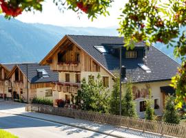 Chalets 4 Sorus & Apartments La Villetta，位于科尔福索的带停车场的酒店