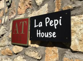 La Pepi house，位于Arcones的酒店