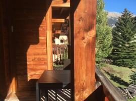Le Cubèt Hameau des Chazals Nevache Hautes Alpes，位于内瓦什的酒店