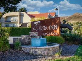 拉库埃斯塔酒店，位于圣路易斯-奥比斯保Cal Poly Recreation Center附近的酒店
