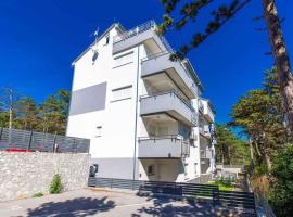 Apartment in Crikvenica 5621，位于索帕尔茨卡的酒店