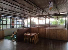 HOTEL NEELKAMAL，位于伊加特普里的酒店