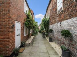 The Mews Cottage, with parking, Yarm，位于亚姆的公寓