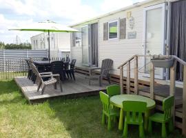 Luxe vakantiechalet met omheinde tuin Bredene 6pers (2572)，位于布列登的酒店